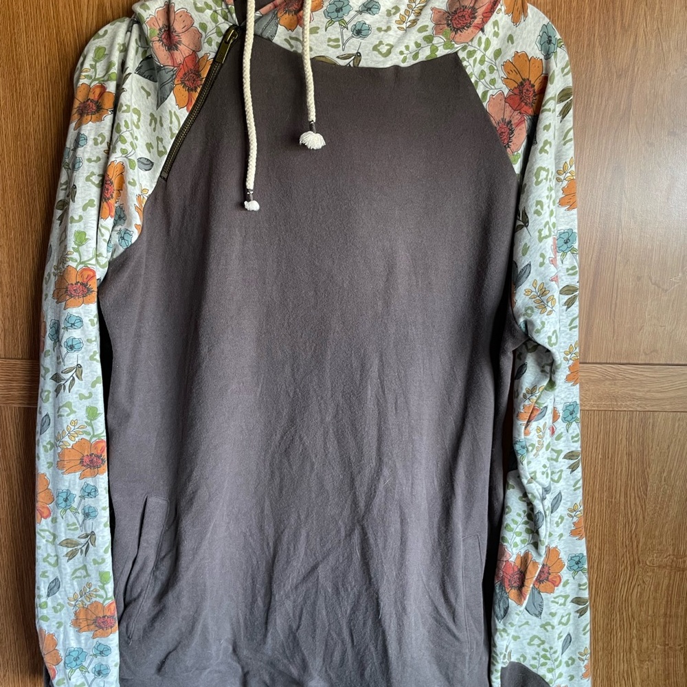 Ampersand Ave Floral double hood